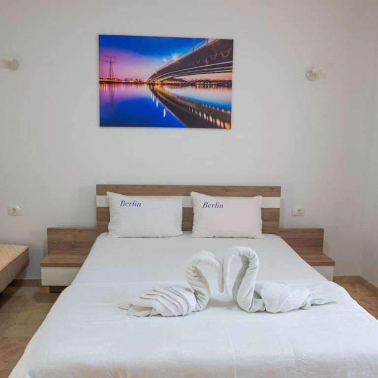 Premium Berlin with Pool - Luksuzna Trokrevetna Soba - 21