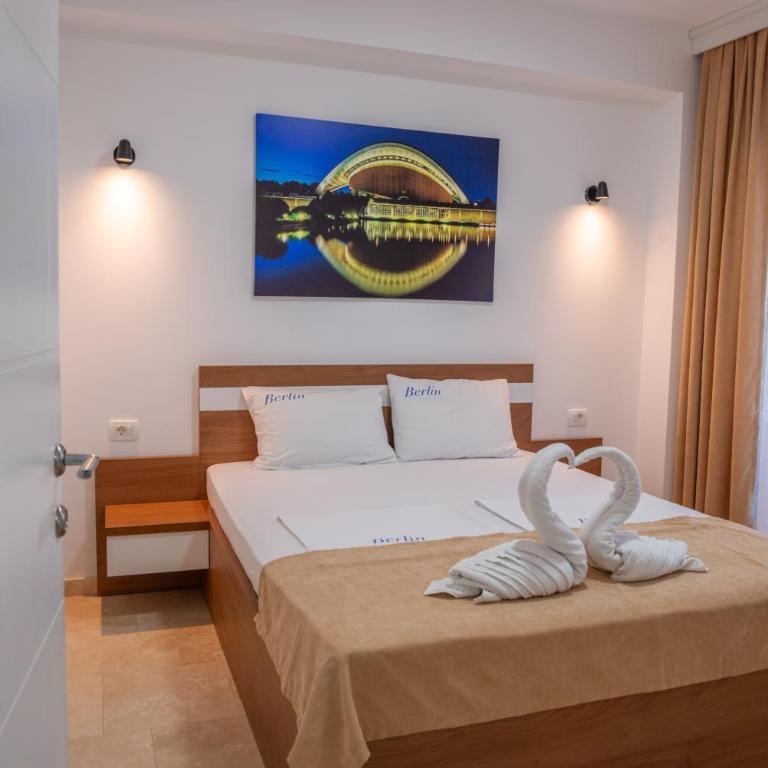 Premium Berlin with Pool - Deluks Suite - 11