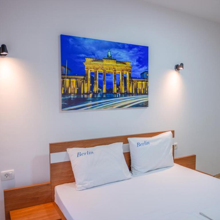 Premium Berlin with Pool - Deluks Suite - 8