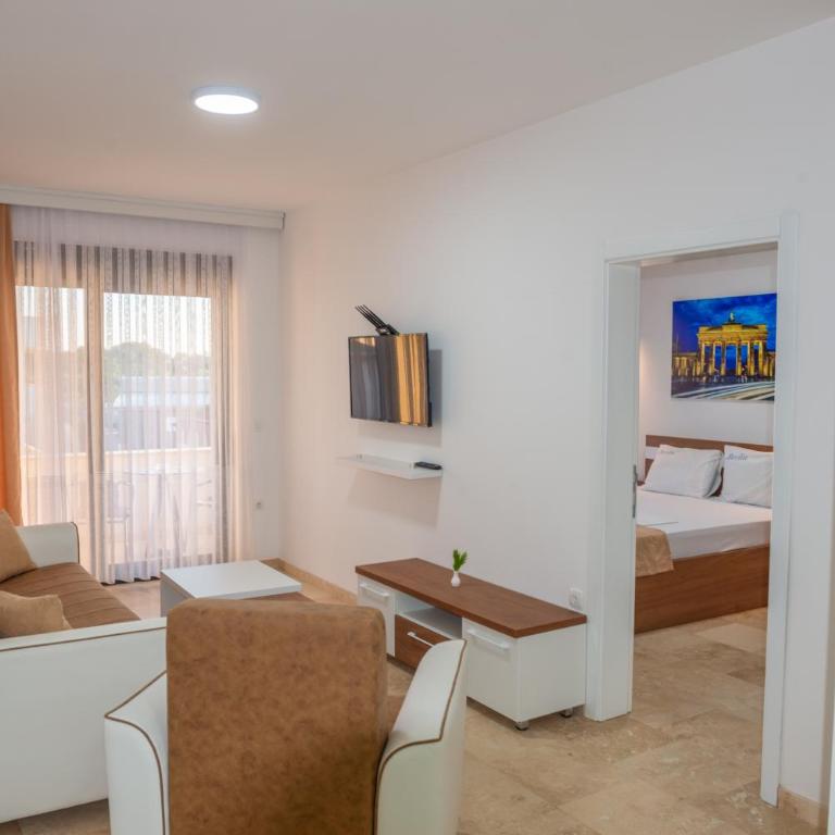 Premium Berlin with Pool - Deluks Suite - 14