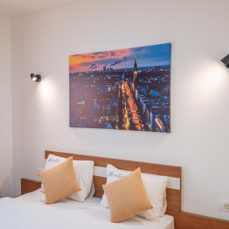 Premium Berlin with Pool - Deluks Suite - 9