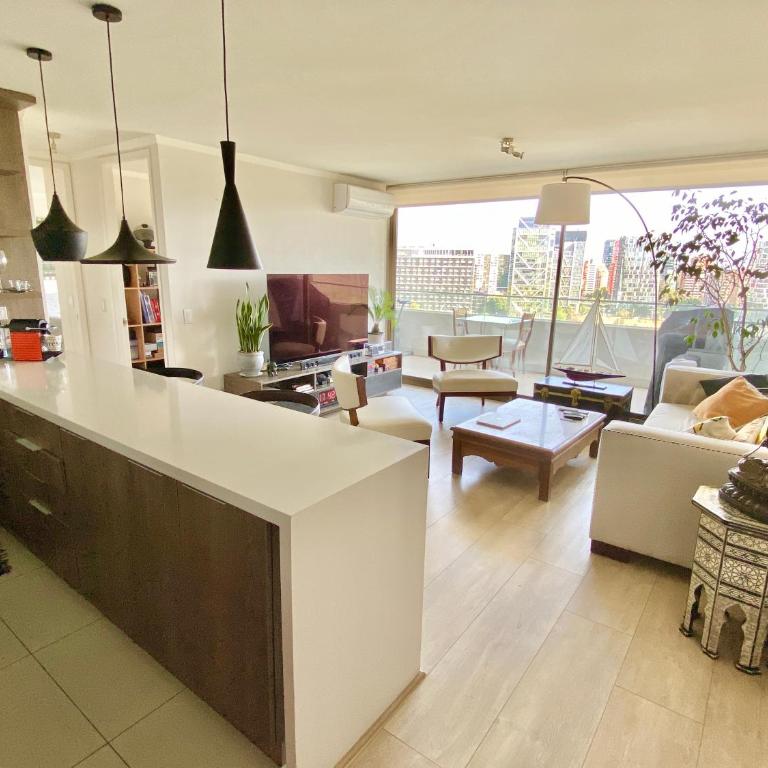 Departamento con gran vista a pasos de Parque Arauco - Apartamento de 1 dormitorio - 1