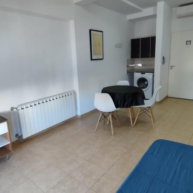 Plaza Santa Genoveva - One-Bedroom Apartment - 7