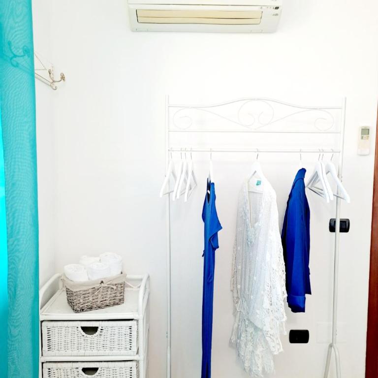 Casa Flo - Appartamento con 2 Camere da Letto e Balcone - 6