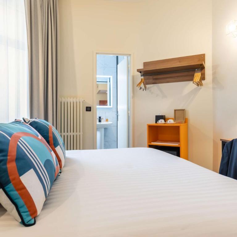 Best Western Metz Centre Gare - Chambre Lit Queen-Size Supérieure - Non-Fumeurs - 2