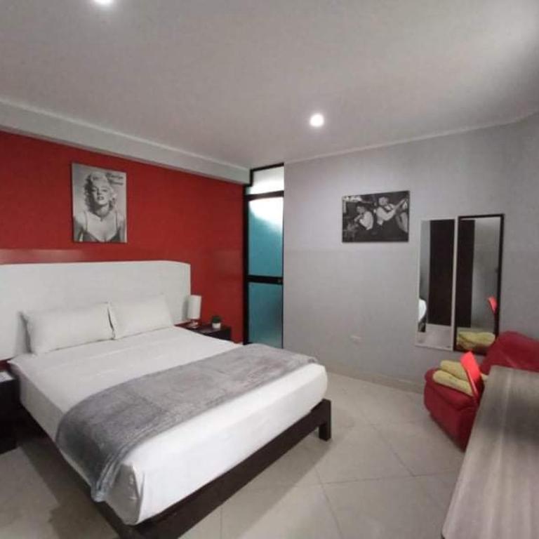 Hotel Venture - Queen Room - 3