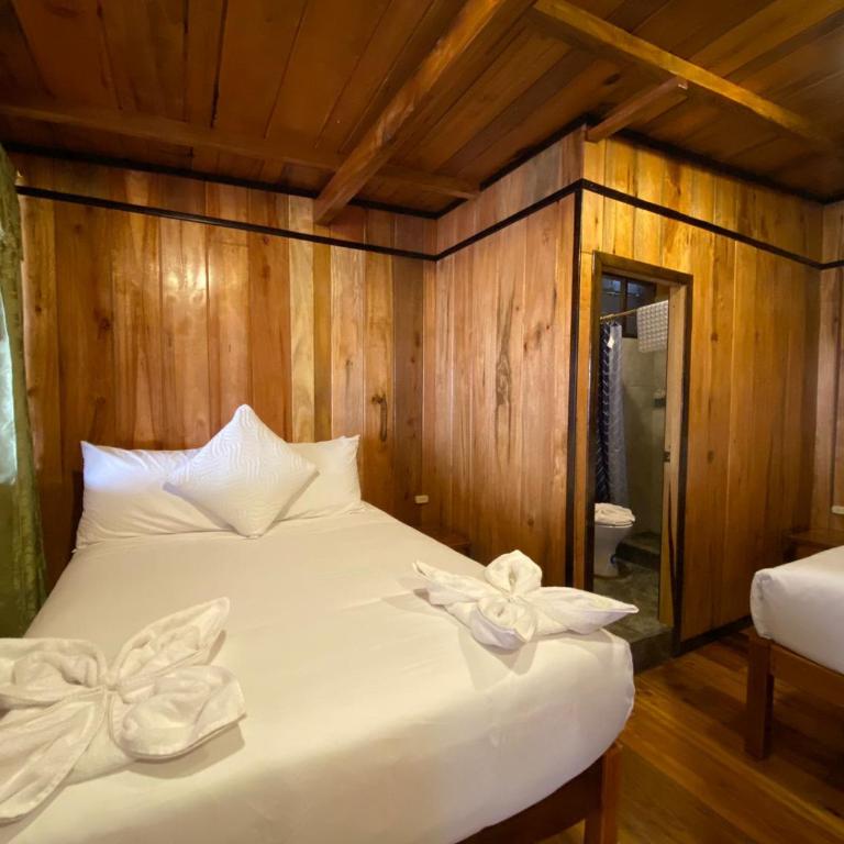 Guayabo Hostal Mindo - Basic Triple Room - 1