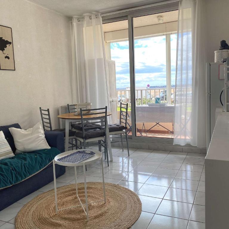 Bel Appartement T1 avec Loggia à Balaruc-les-Bains - FR-1-553-254 - Appartement - 2
