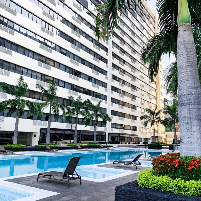Penthouse en piso alto con vista al río, Guayaquil + PARQUEO - Two-Bedroom Apartment - 2