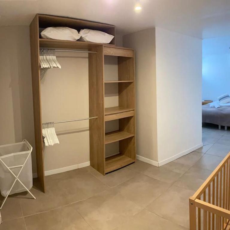 BEAU REZ DE JARDIN- Cannes Suquet - Clim- Calme - Lumineux- 15 minutes Palais des Festival - Apartment mit 2 Schlafzimmern - 4