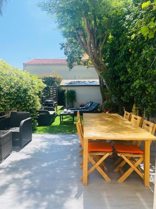BEAU REZ DE JARDIN- Cannes Suquet - Clim- Calme - Lumineux- 15 minutes Palais des Festival - Apartment mit 2 Schlafzimmern - 7