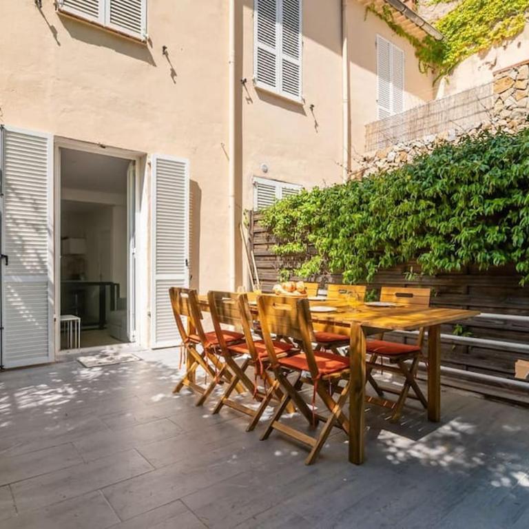 BEAU REZ DE JARDIN- Cannes Suquet - Clim- Calme - Lumineux- 15 minutes Palais des Festival - Apartment mit 2 Schlafzimmern - 12