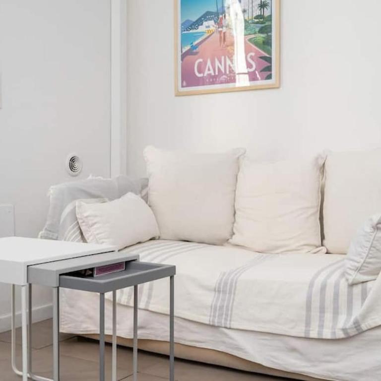 BEAU REZ DE JARDIN- Cannes Suquet - Clim- Calme - Lumineux- 15 minutes Palais des Festival - Apartment mit 2 Schlafzimmern - 14