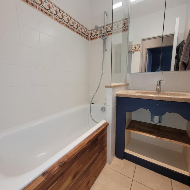 Appartement 3P dans Maison Bourgeoise - 6 personnes - Vue Mer - Parking - Apartment mit 2 Schlafzimmern - 16