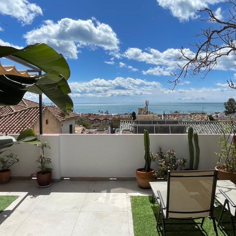 Mar de fondo en Pedregalejo - Two-Bedroom Apartment with Terrace and Sea View - 24