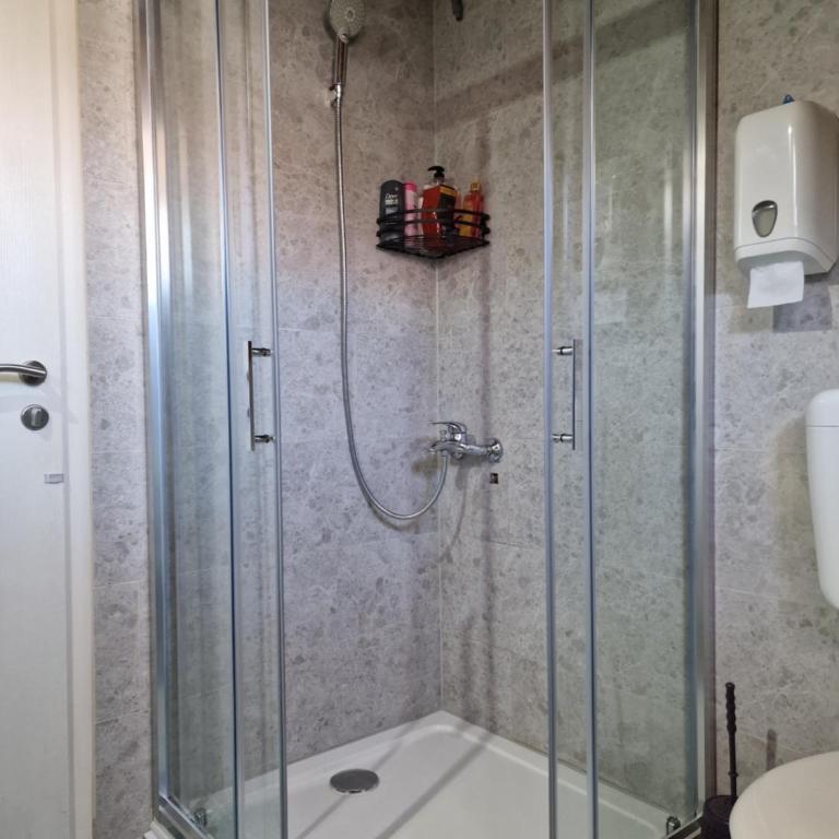 Pansion Oscar Summer Garden - Three-Bedroom Apartment - 6