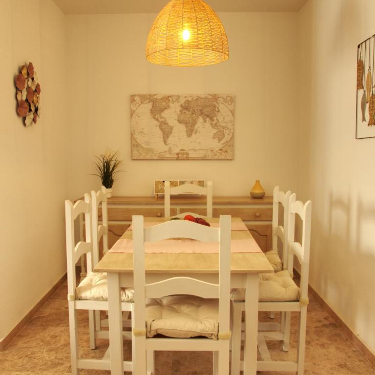 La Bodega del Mar - Luminoso y céntrico apto con piscina en verano y parking - Apartamento Superior con 3 dormitorios - 24