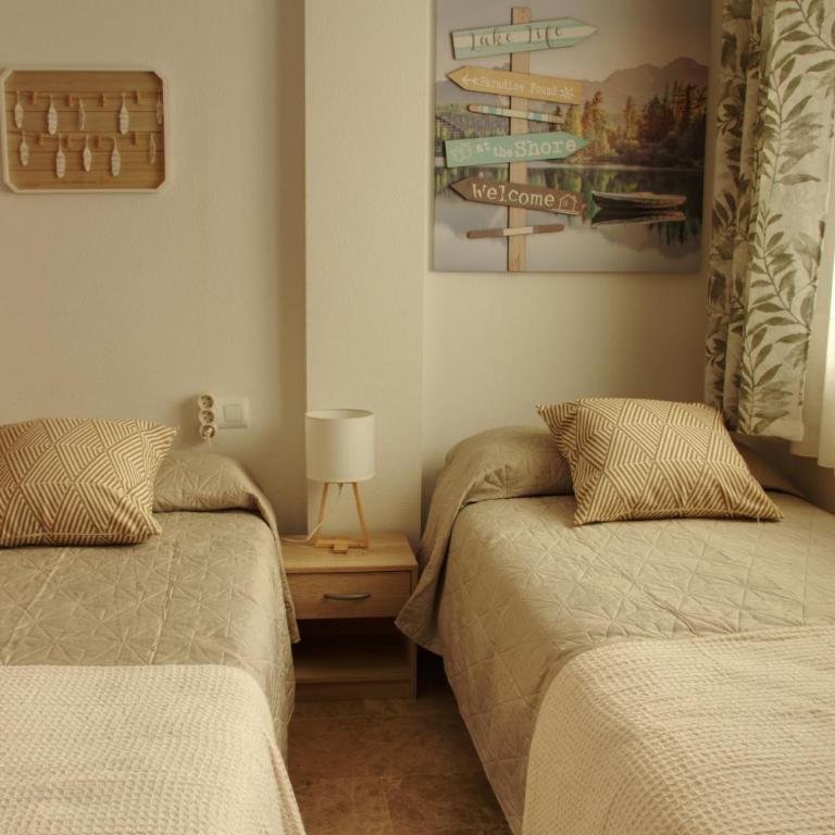 La Bodega del Mar - Luminoso y céntrico apto con piscina en verano y parking - Apartamento Superior con 3 dormitorios - 40