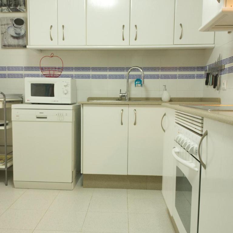 La Bodega del Mar - Luminoso y céntrico apto con piscina en verano y parking - Apartamento Superior con 3 dormitorios - 61
