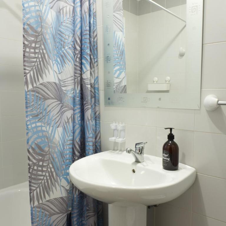 La Bodega del Mar - Luminoso y céntrico apto con piscina en verano y parking - Apartamento Superior con 3 dormitorios - 66