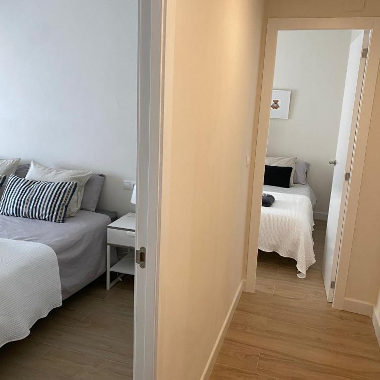 Family Home AVE Joaquín Sorolla & Centro - Two-Bedroom Apartment - 12