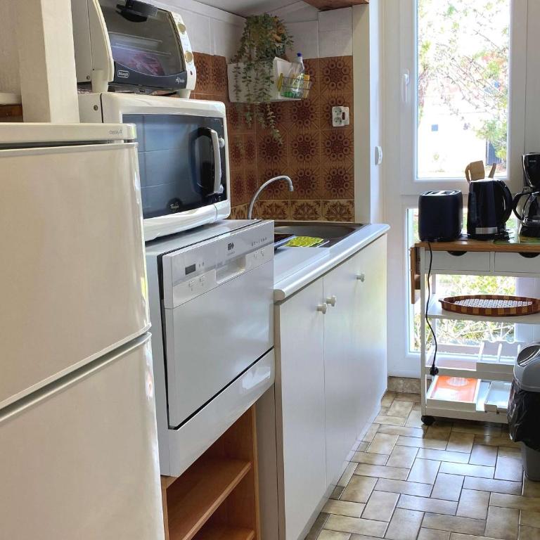 Appartement T2 avec loggia, proche centre et étang de Thau - calme, équipé, 34540 Balaruc-les-Bains - FR-1-553-251 - Apartment - 6