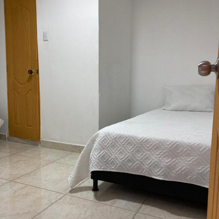 Hotel Mallorca Estadio, Medellin - Twin Room - 1