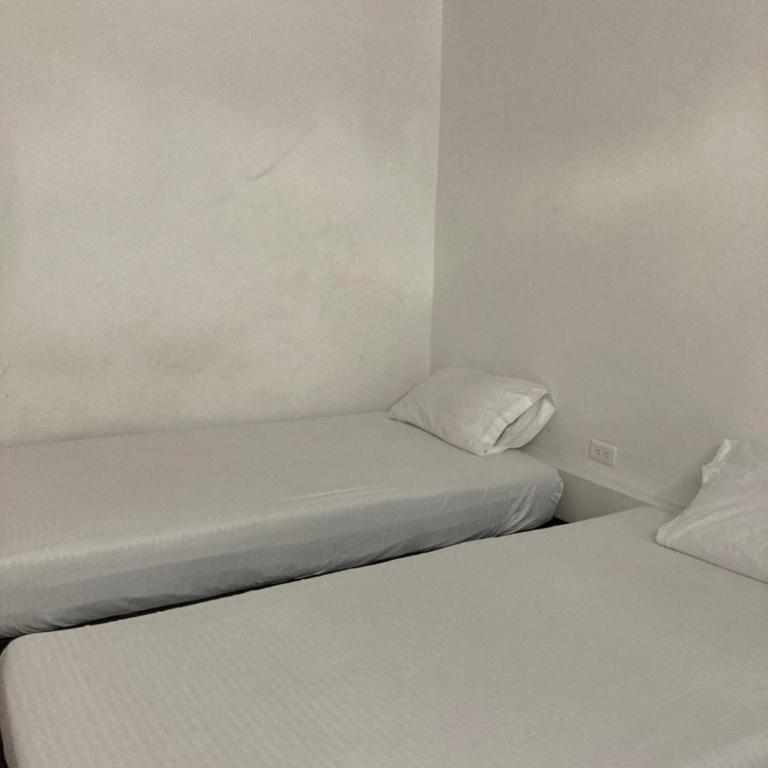 Hotel Mallorca Estadio, Medellin - Family Room with Private Bathroom - 3