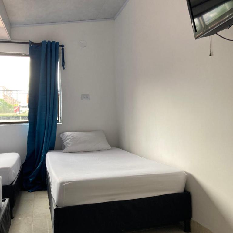 Hotel Mallorca Estadio, Medellin - Family Room with Private Bathroom - 5