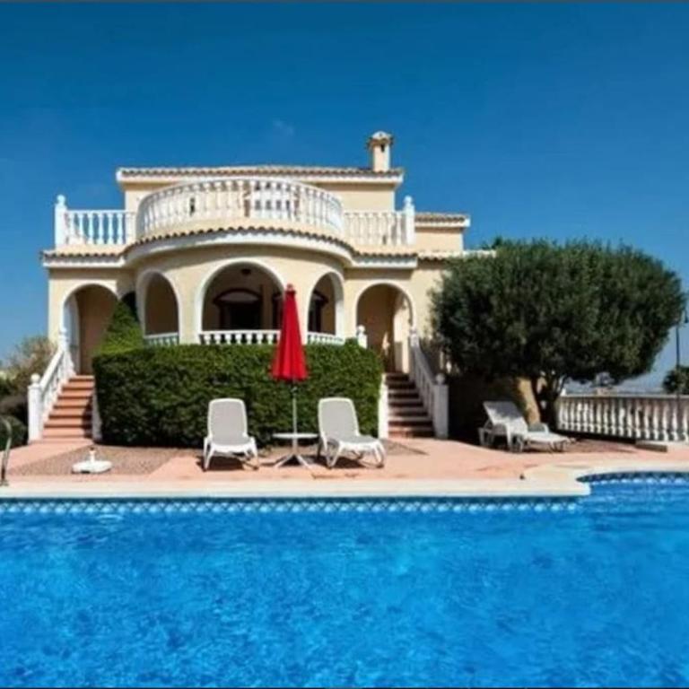 Maison type villa 4 façades 4 bedrooms - One-Bedroom House - 1