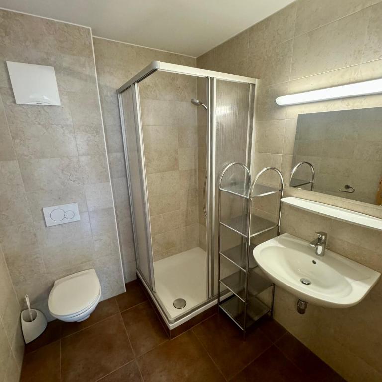 SKILL Mountain Lodge - Ski und Bike Hostel im Sommer mit JOKER CARD - Studio-Apartment - 10