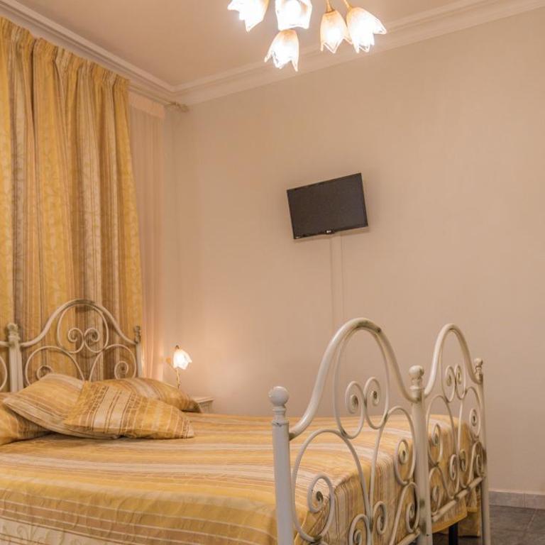 Villa Caramia - Camera Matrimoniale/Doppia con Letti Singoli con Bagno - 26