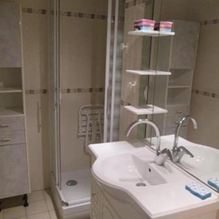 Vittoria Immobilier 3 - REGLEMENT SUR PLACE - chèques vacances acceptés - Apartment with Terrace - 7