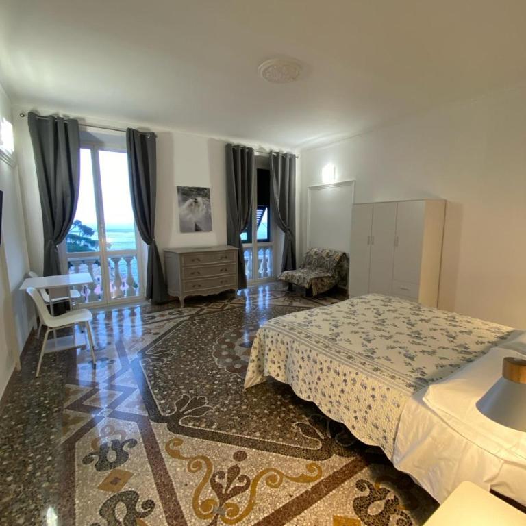 AffittaCamere Columbus - Camera Matrimoniale/Doppia con Letti Singoli con Bagno Privato Esterno - 4