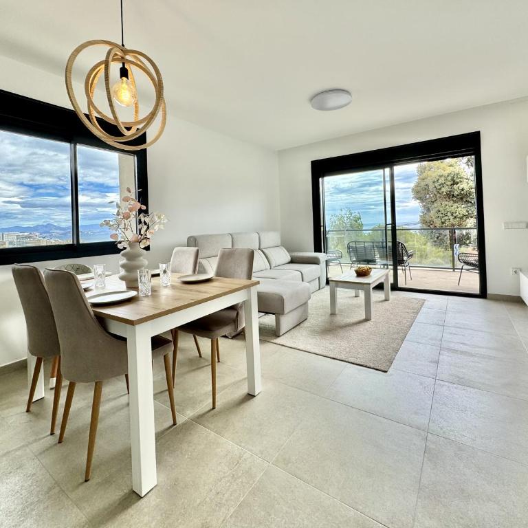 ICONIC by United Renters - Three-Bedroom Apartment with Sea View - 6