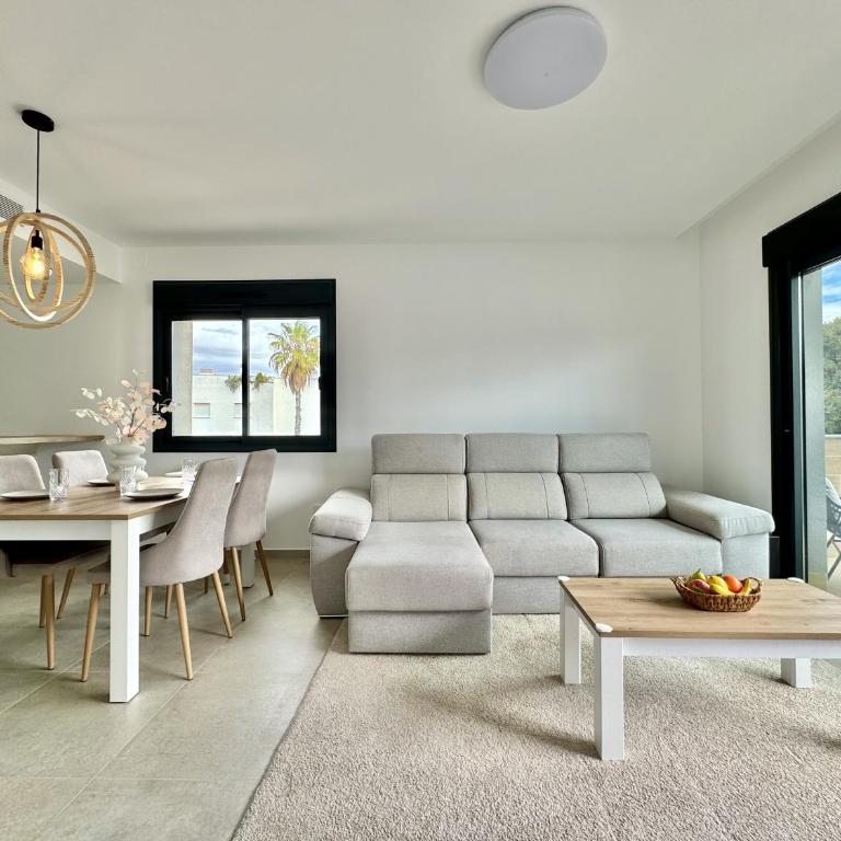 ICONIC by United Renters - Three-Bedroom Apartment with Sea View - 7
