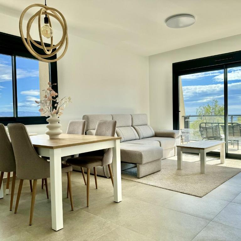 ICONIC by United Renters - Three-Bedroom Apartment with Sea View - 8