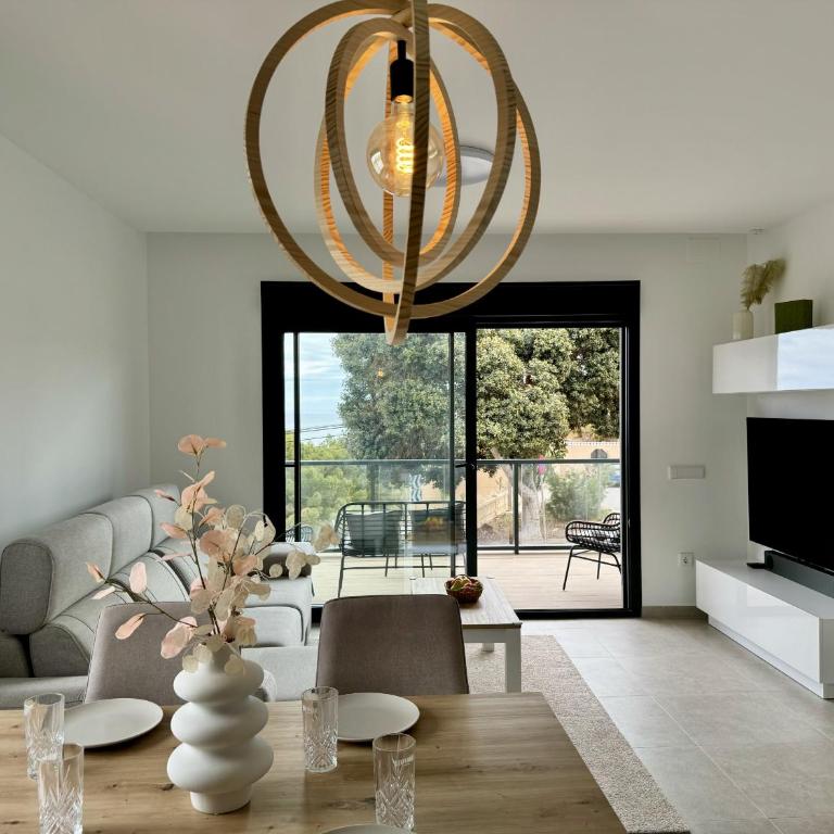 ICONIC by United Renters - Three-Bedroom Apartment with Sea View - 13