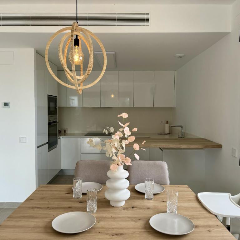 ICONIC by United Renters - Three-Bedroom Apartment with Sea View - 19