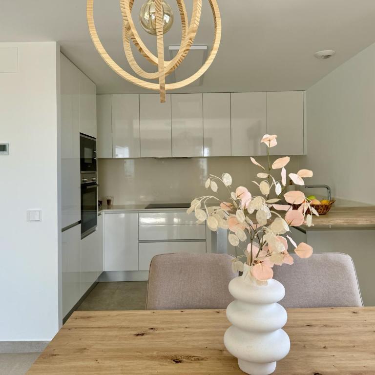 ICONIC by United Renters - Three-Bedroom Apartment with Sea View - 27