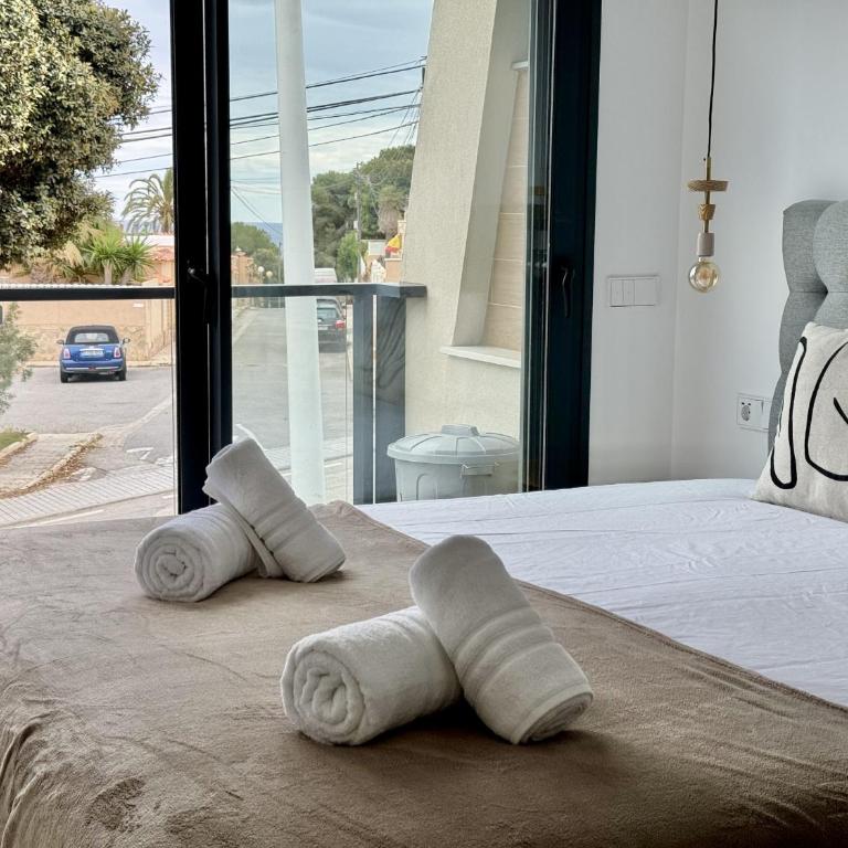 ICONIC by United Renters - Three-Bedroom Apartment with Sea View - 36
