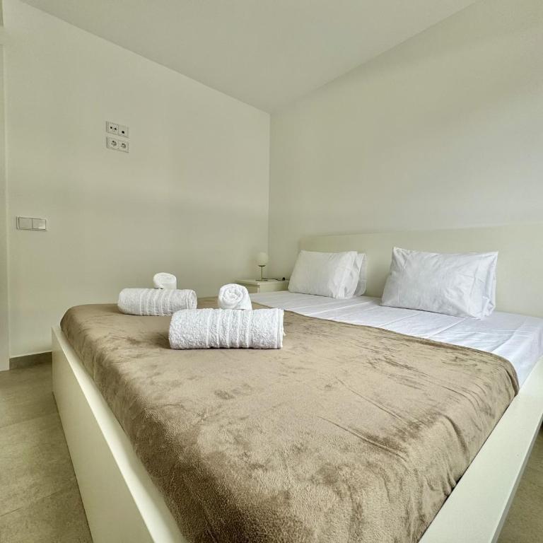ICONIC by United Renters - Three-Bedroom Apartment with Sea View - 48
