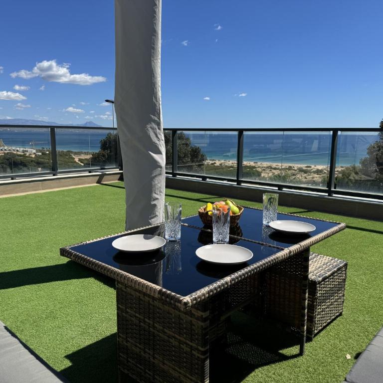 ICONIC by United Renters - Three-Bedroom Apartment with Sea View - 59