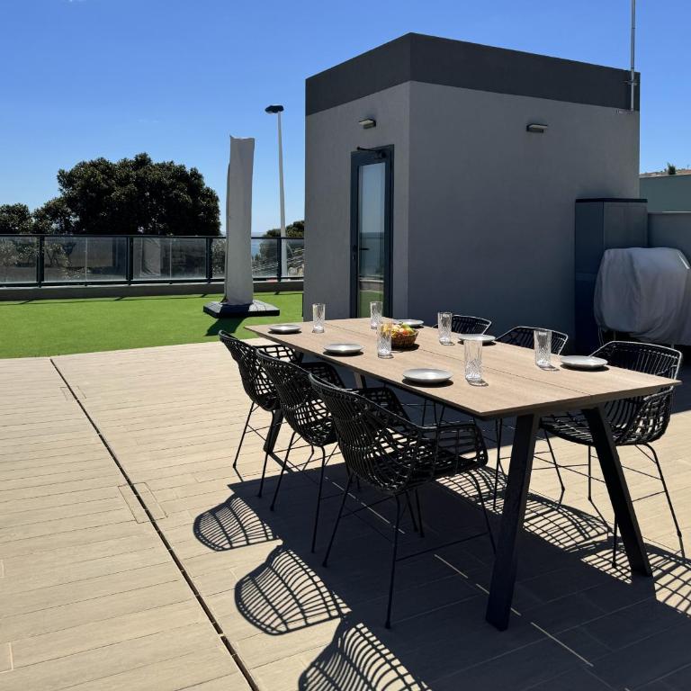 ICONIC by United Renters - Three-Bedroom Apartment with Sea View - 62
