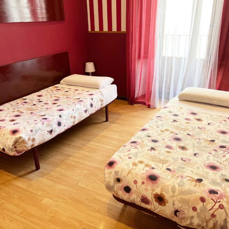 Hostal Abaaly - Habitación Doble con baño compartido - 2 camas - 2