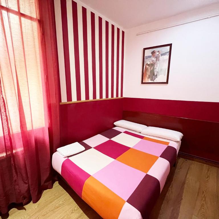 Hostal La Casa de La Plaza - Double Room with Shared Bathroom - 4