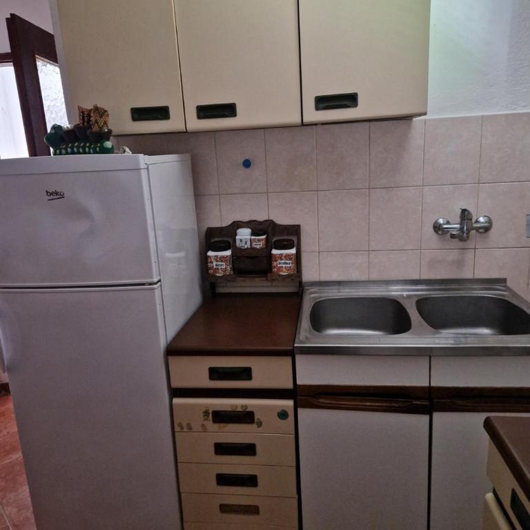 Stan na dan Dunja - Two-Bedroom Apartment - 10