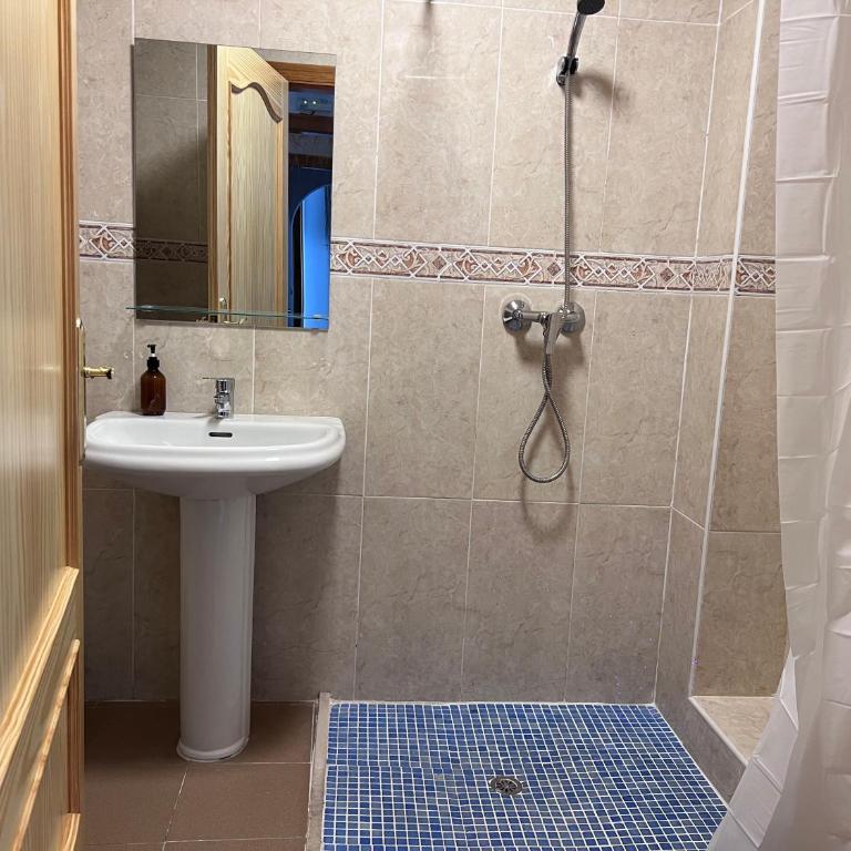 Naim Guest House Nerja - Habitación Doble - 2 camas - 11