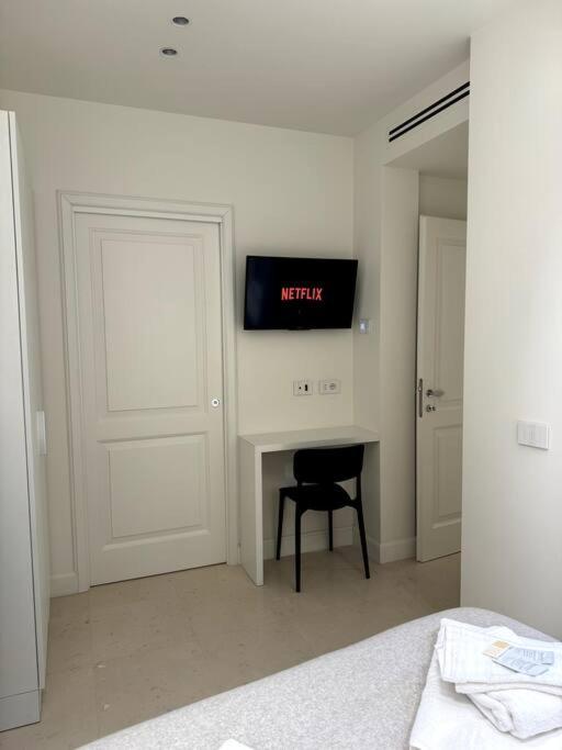 Home In The Heart Of Ghirlandina - Appartamento con 2 Camere da Letto - 12