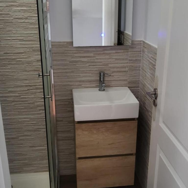 Captain Morgan House - Deluxe Double Room - 6